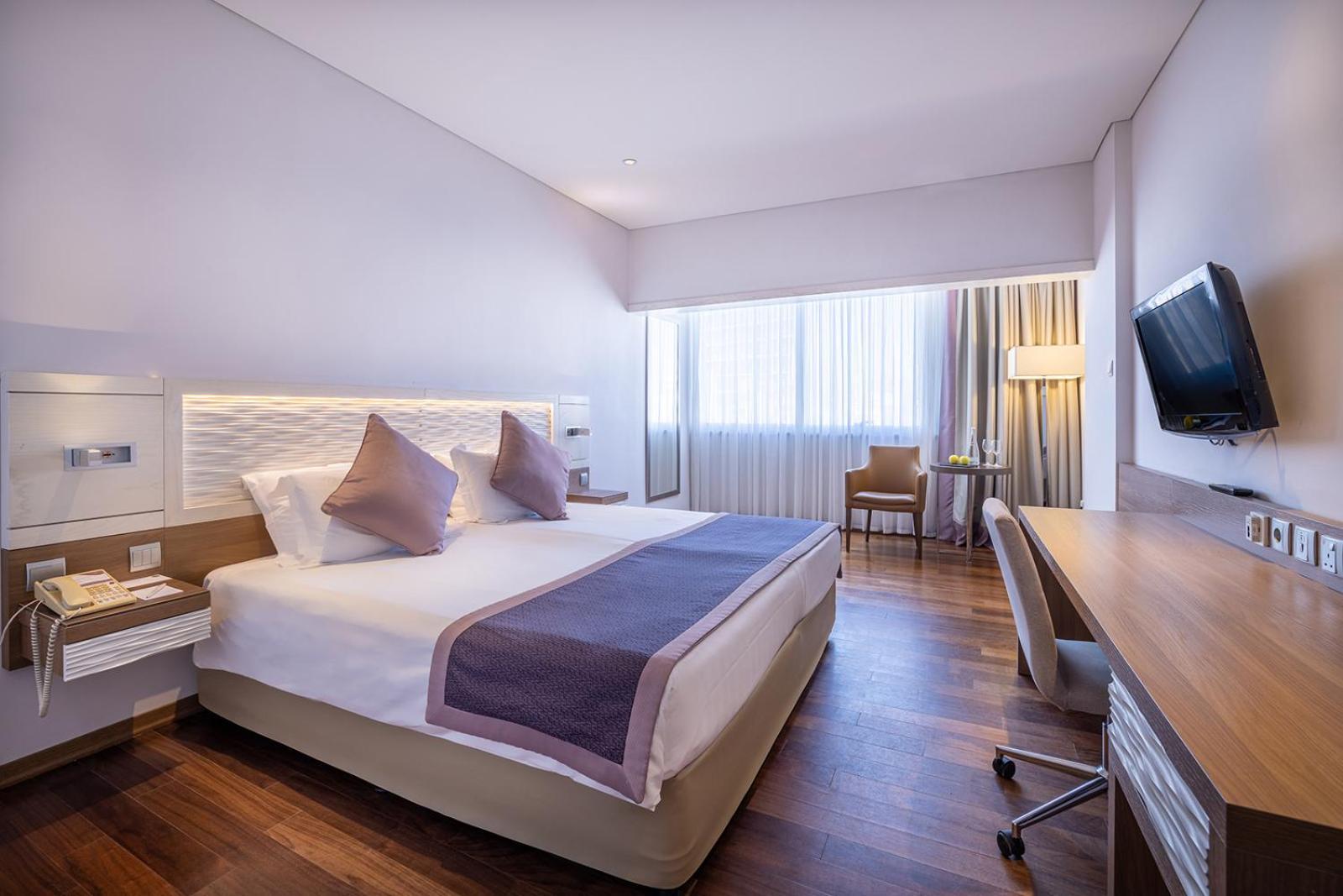 Crowne Plaza Limassol By Ihg Hotel Kültér fotó